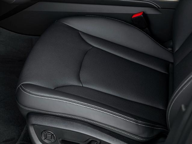 new 2025 Audi Q7 car, priced at $78,570