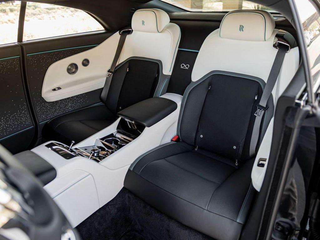 new 2025 Rolls-Royce Spectre car, priced at $568,975