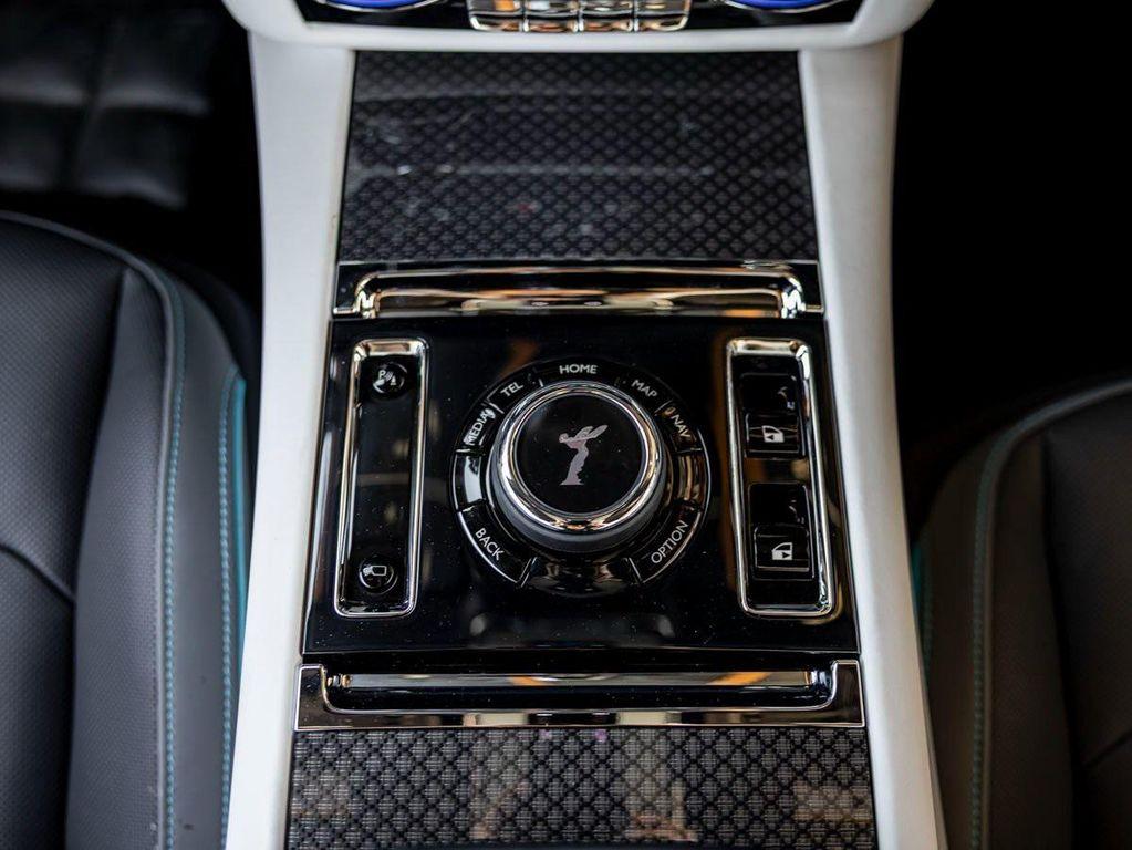 new 2025 Rolls-Royce Spectre car, priced at $568,975