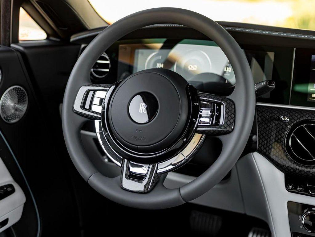 new 2025 Rolls-Royce Spectre car, priced at $568,975