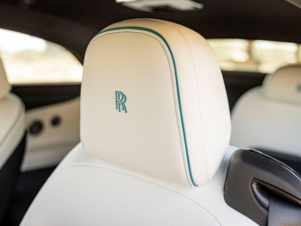 new 2025 Rolls-Royce Spectre car, priced at $568,975