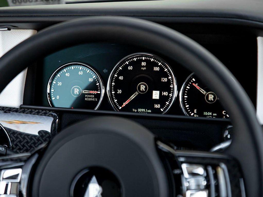 used 2024 Rolls-Royce Cullinan car, priced at $424,990