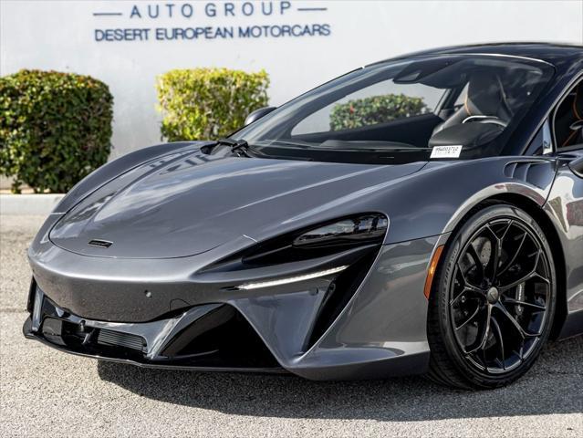 new 2025 McLaren Artura car, priced at $297,408