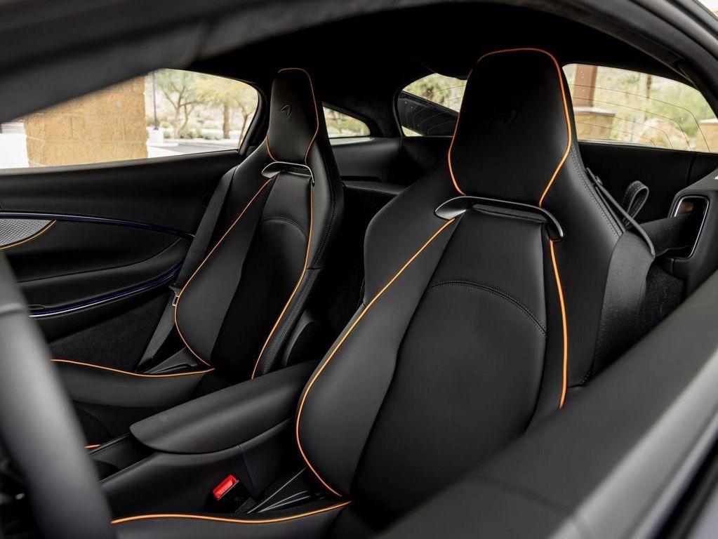 new 2025 McLaren Artura car, priced at $297,408