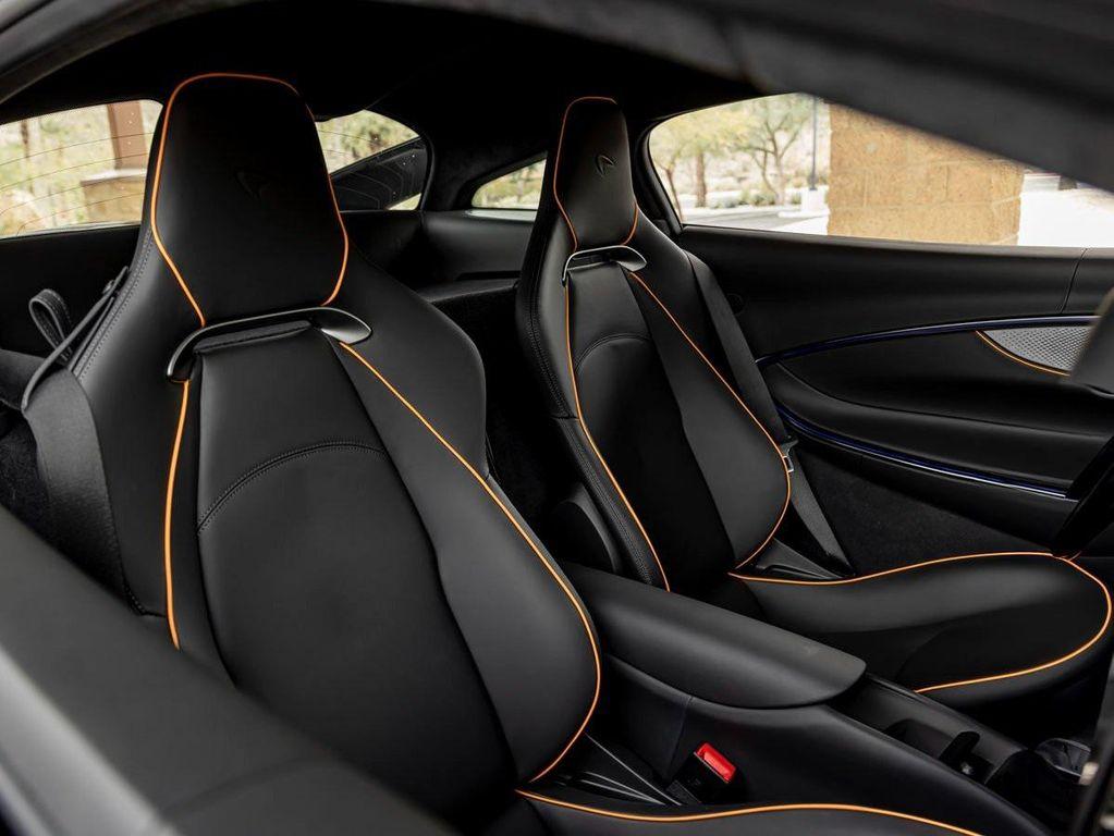 new 2025 McLaren Artura car, priced at $297,408