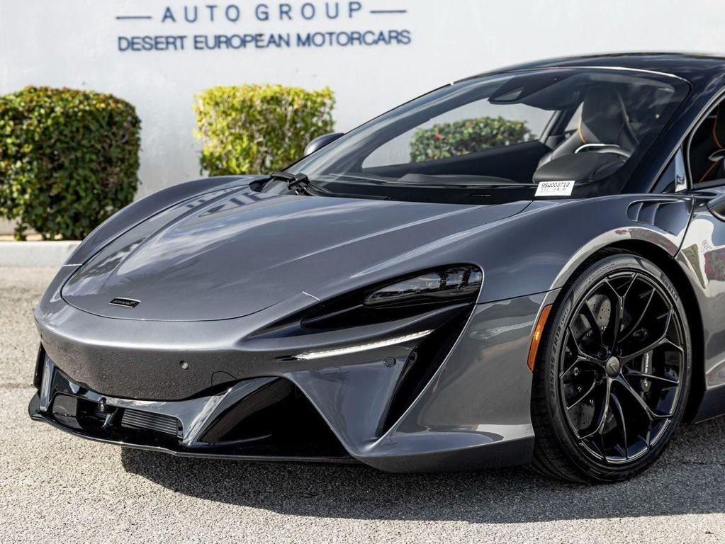 new 2025 McLaren Artura car, priced at $297,408