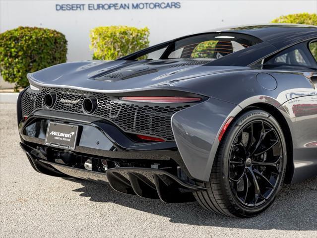 new 2025 McLaren Artura car, priced at $297,408