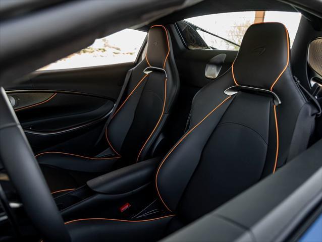 new 2025 McLaren Artura car, priced at $334,808