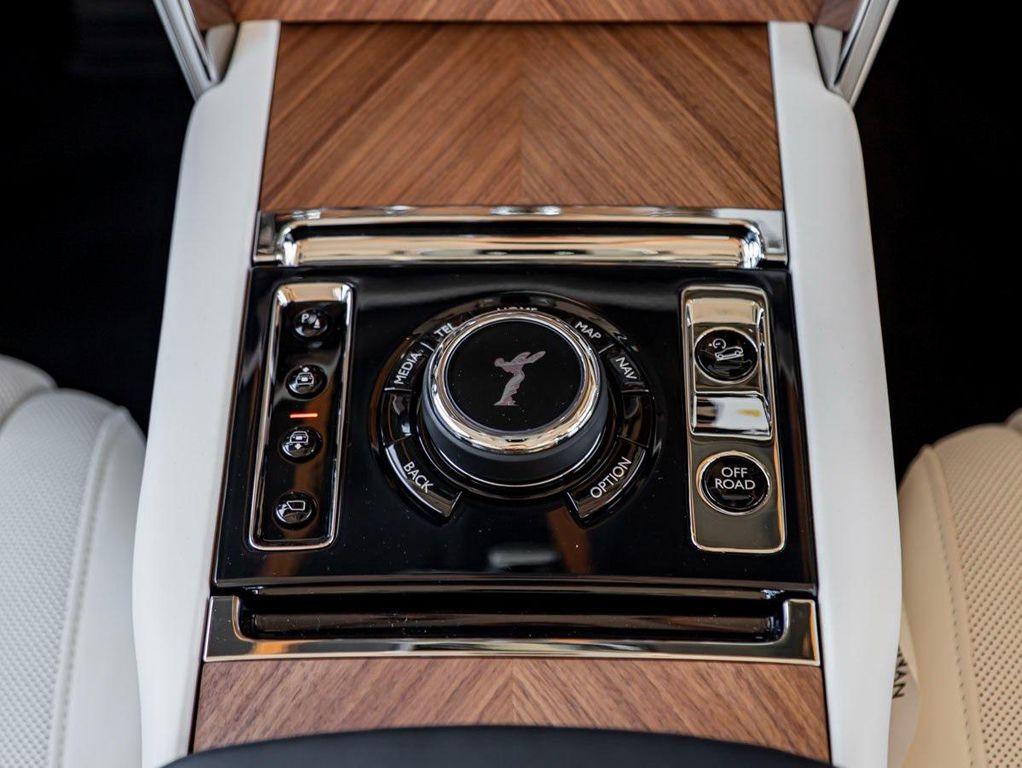 new 2025 Rolls-Royce Cullinan car, priced at $474,150