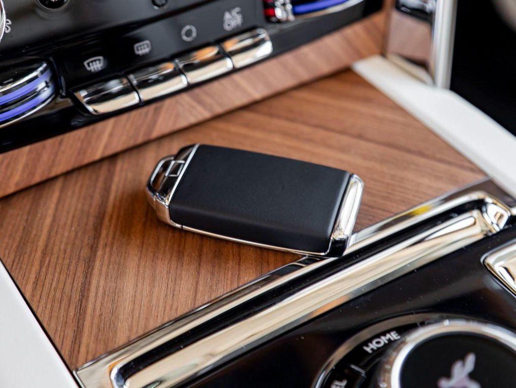 new 2025 Rolls-Royce Cullinan car, priced at $474,150