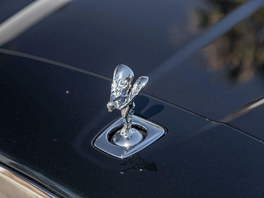 new 2025 Rolls-Royce Cullinan car, priced at $474,150