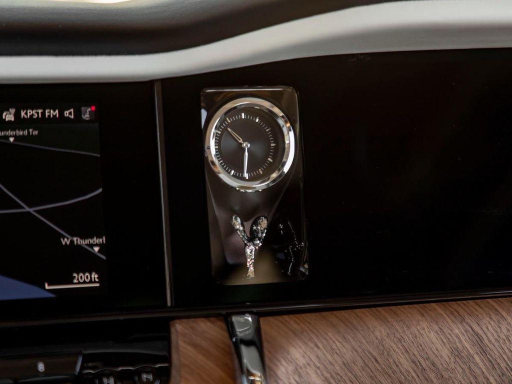 new 2025 Rolls-Royce Cullinan car, priced at $474,150