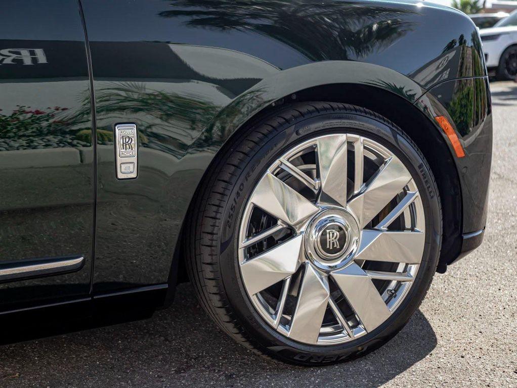 new 2025 Rolls-Royce Cullinan car, priced at $474,150