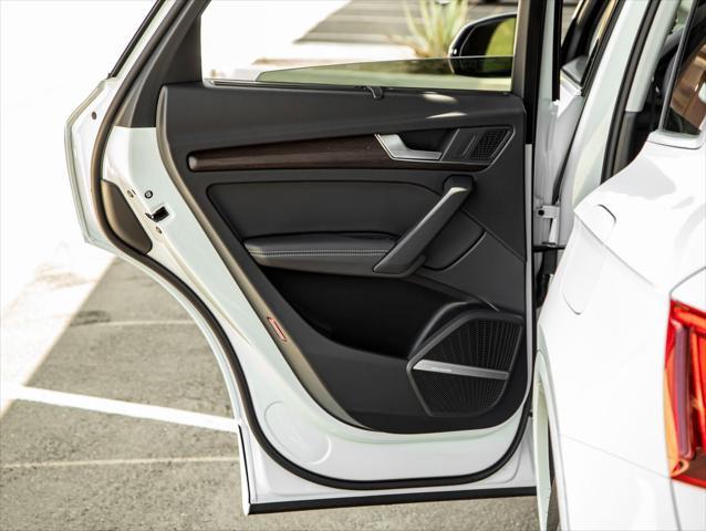 new 2025 Audi Q5 car, priced at $67,935