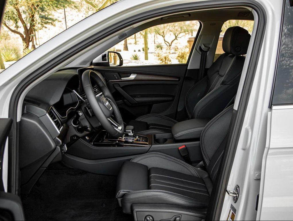 new 2025 Audi Q5 car, priced at $67,935