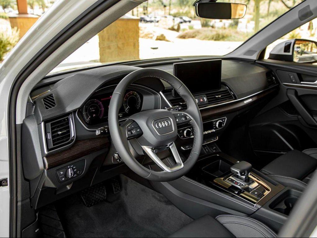 new 2025 Audi Q5 car, priced at $67,935