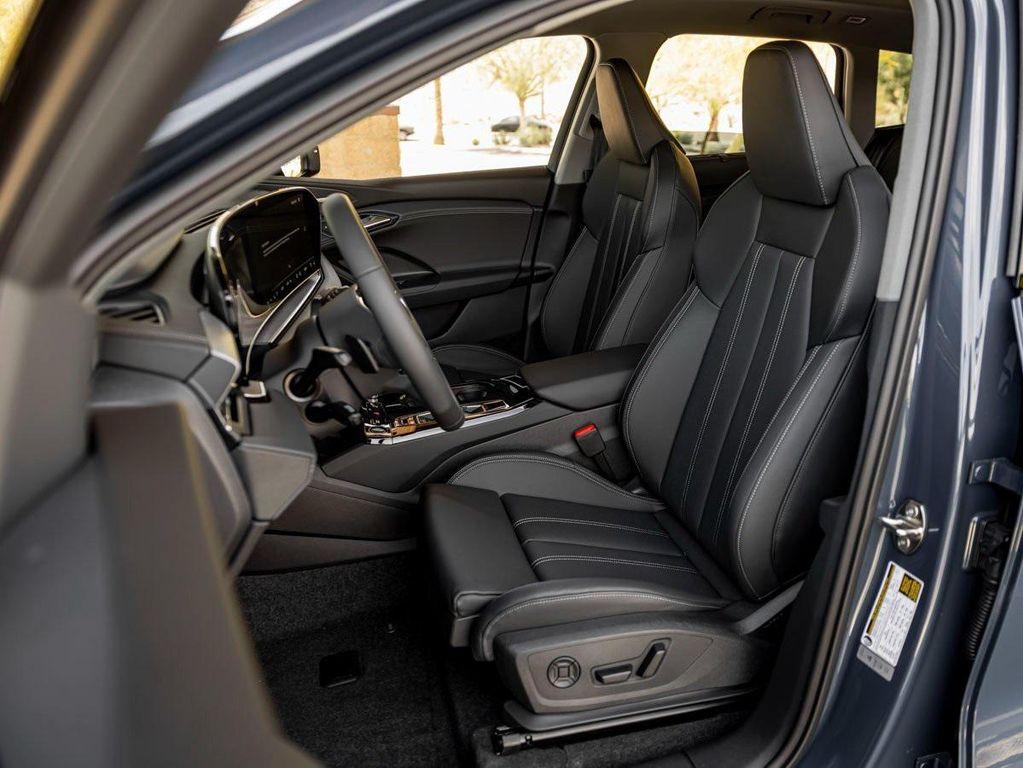 new 2025 Audi Q6 e-tron car, priced at $73,420