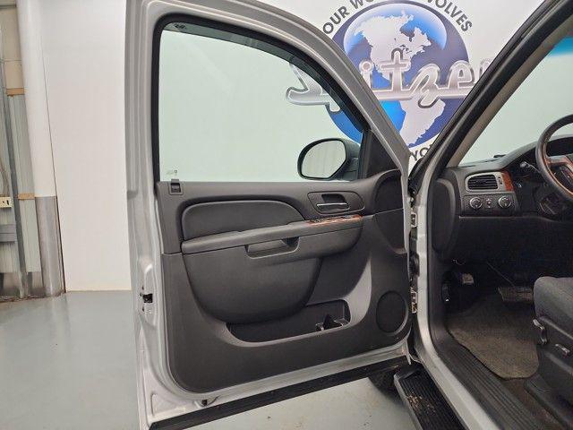 used 2010 GMC Yukon car, priced at $11,590