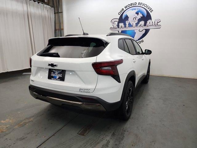 new 2025 Chevrolet Trax car, priced at $27,335