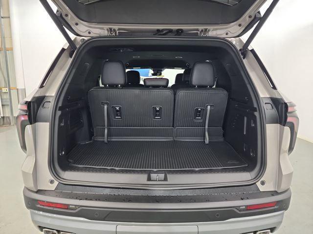 new 2026 Chevrolet Traverse car, priced at $52,840