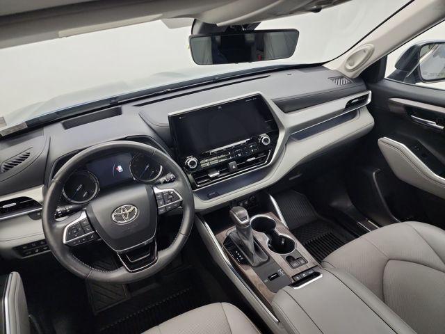 used 2021 Toyota Highlander Hybrid car, priced at $40,190