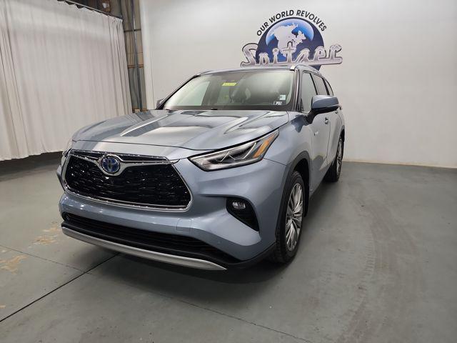 used 2021 Toyota Highlander Hybrid car, priced at $40,190