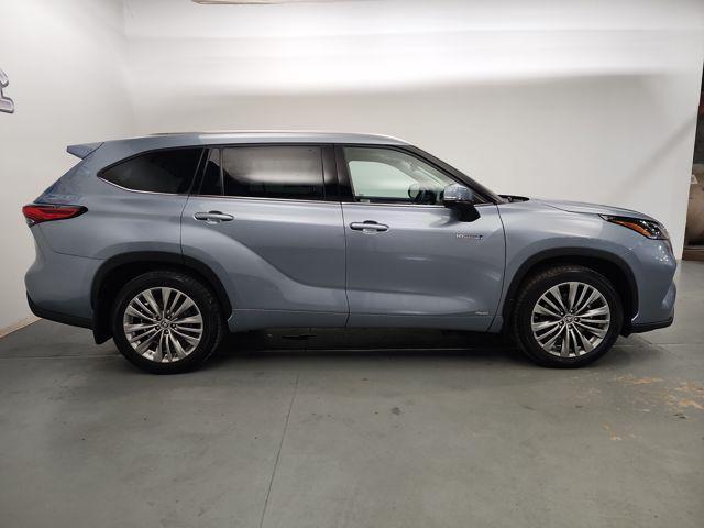 used 2021 Toyota Highlander Hybrid car, priced at $40,190