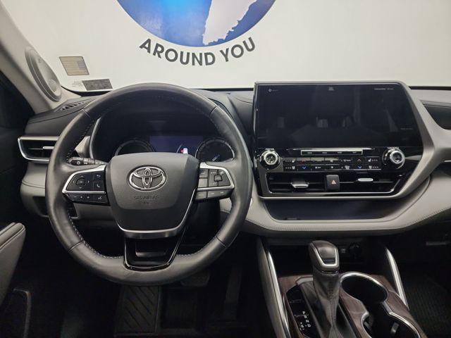 used 2021 Toyota Highlander Hybrid car, priced at $40,190