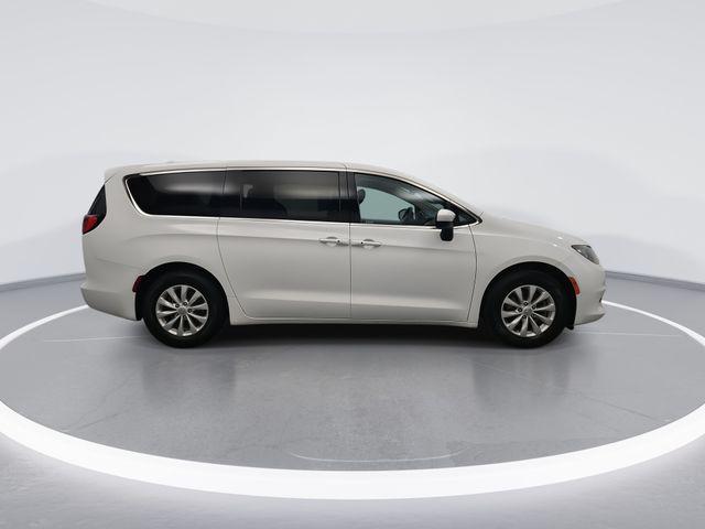 used 2017 Chrysler Pacifica car, priced at $11,690