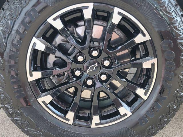 used 2024 Chevrolet Traverse car, priced at $45,990