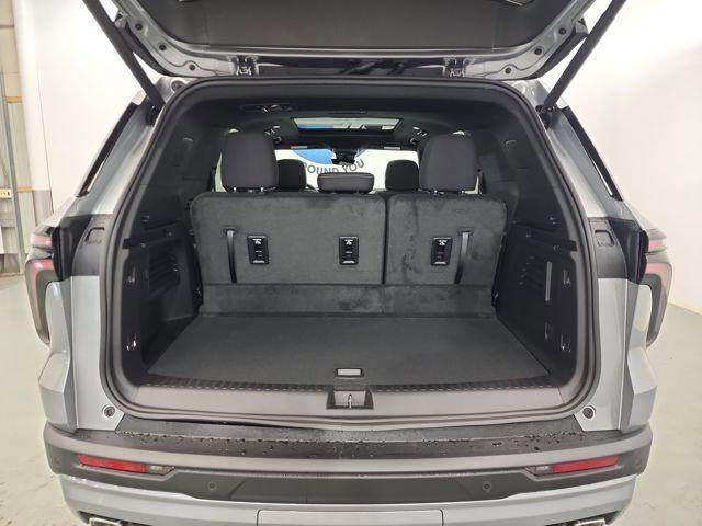 new 2026 Chevrolet Traverse car, priced at $49,140