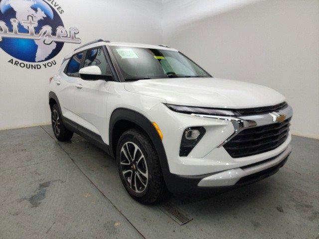 new 2025 Chevrolet TrailBlazer car, priced at $28,615