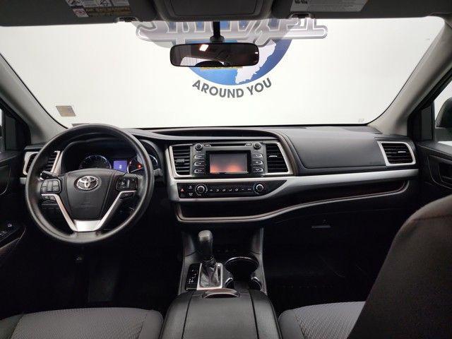 used 2014 Toyota Highlander car, priced at $13,490