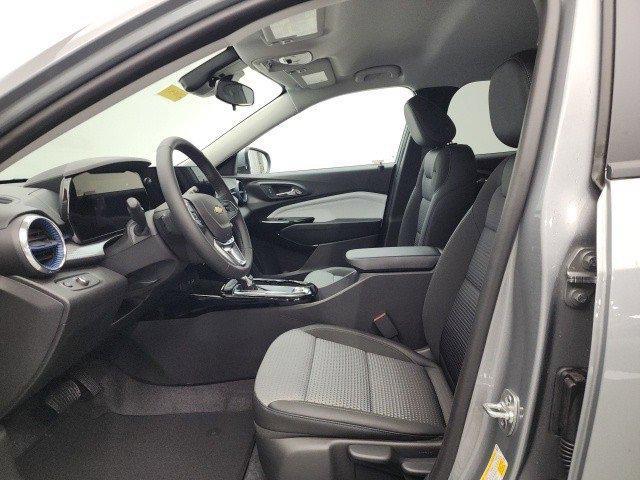 new 2025 Chevrolet Trax car, priced at $24,840