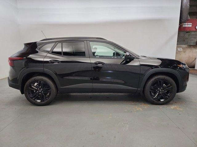 new 2025 Chevrolet Trax car, priced at $27,335