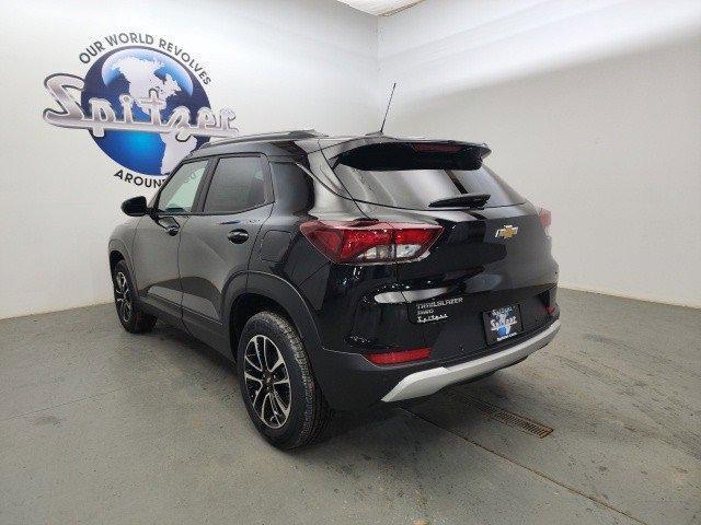 new 2025 Chevrolet TrailBlazer car, priced at $30,330
