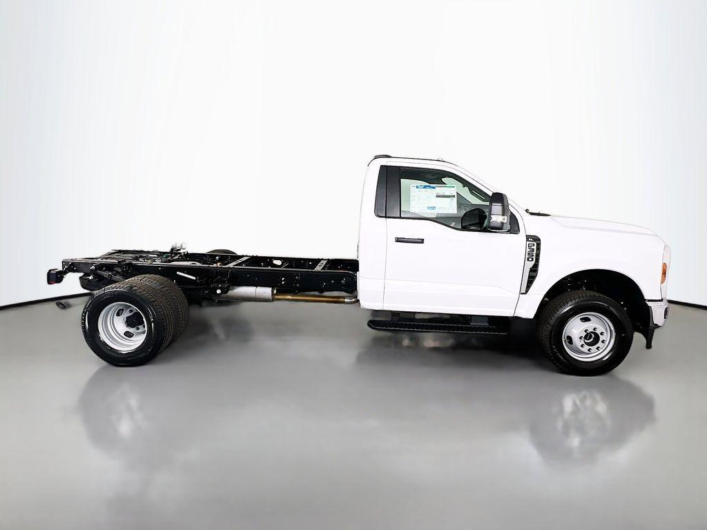 new 2025 Ford F-350 car, priced at $56,439