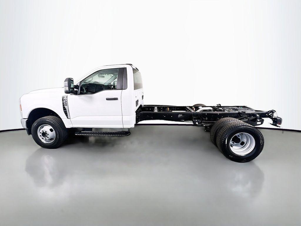 new 2025 Ford F-350 car, priced at $56,439