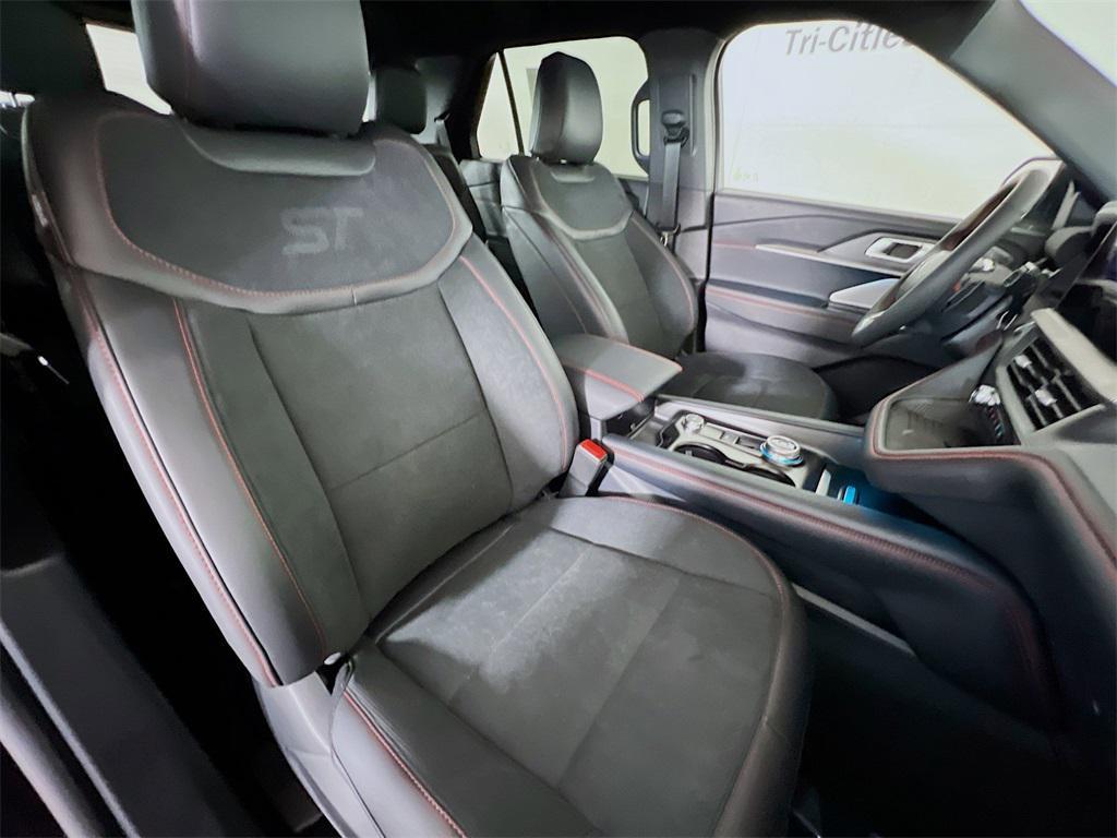 new 2025 Ford Explorer car, priced at $57,963
