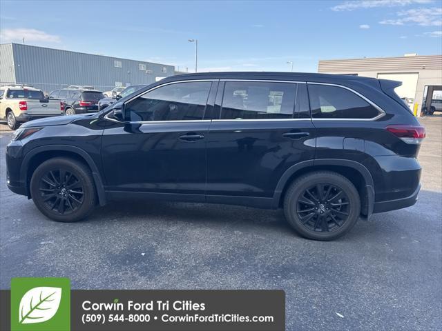 used 2019 Toyota Highlander car, priced at $27,989