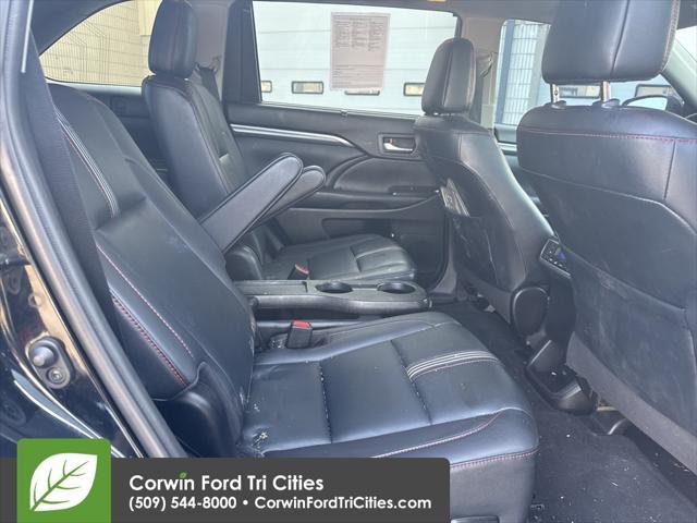 used 2019 Toyota Highlander car, priced at $27,989