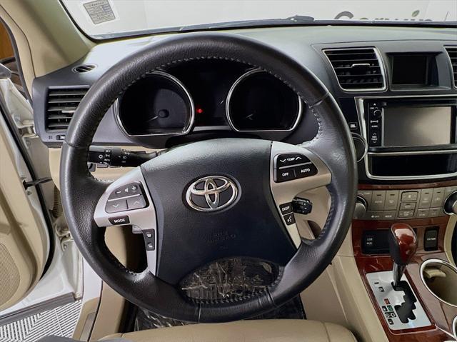 used 2013 Toyota Highlander car, priced at $16,225
