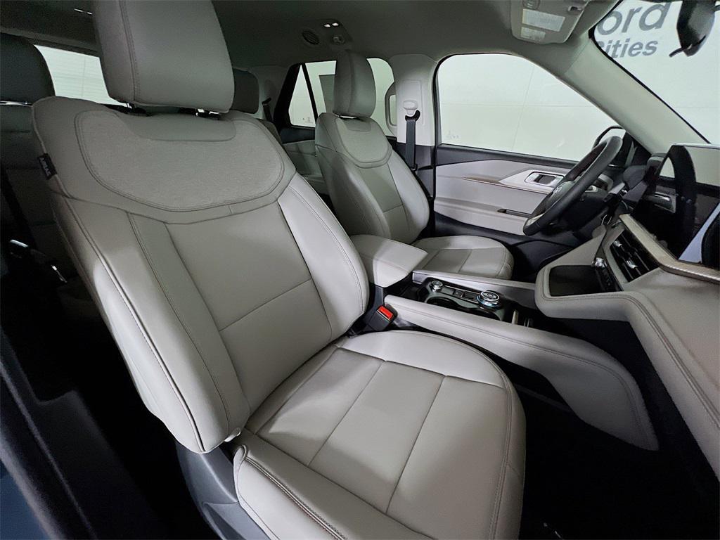 new 2025 Ford Explorer car, priced at $46,095