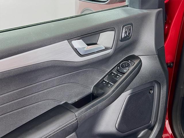 new 2025 Ford Escape PHEV car, priced at $39,128
