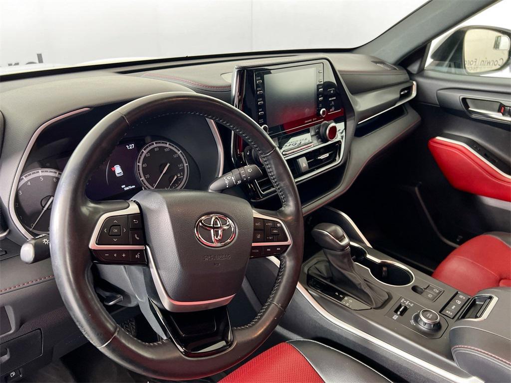 used 2022 Toyota Highlander car, priced at $38,700
