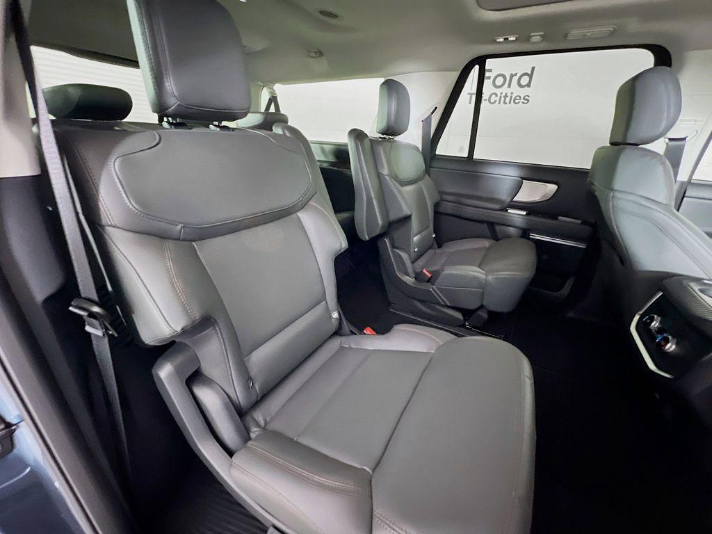 new 2025 Ford Expedition Max car, priced at $75,840