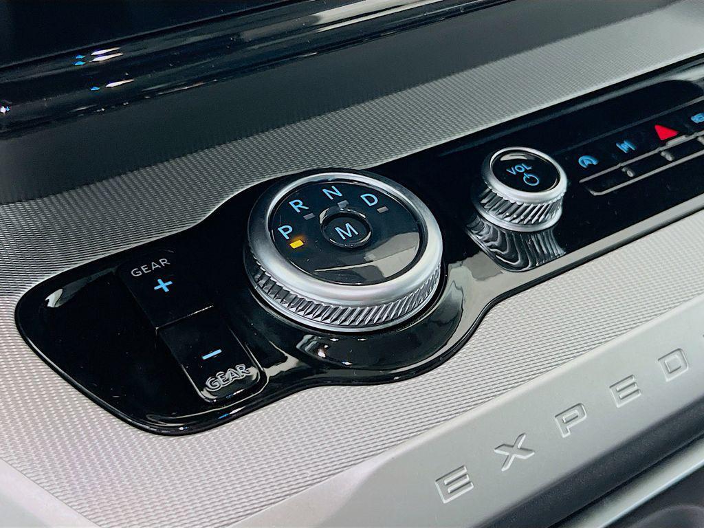 new 2025 Ford Expedition Max car, priced at $75,840