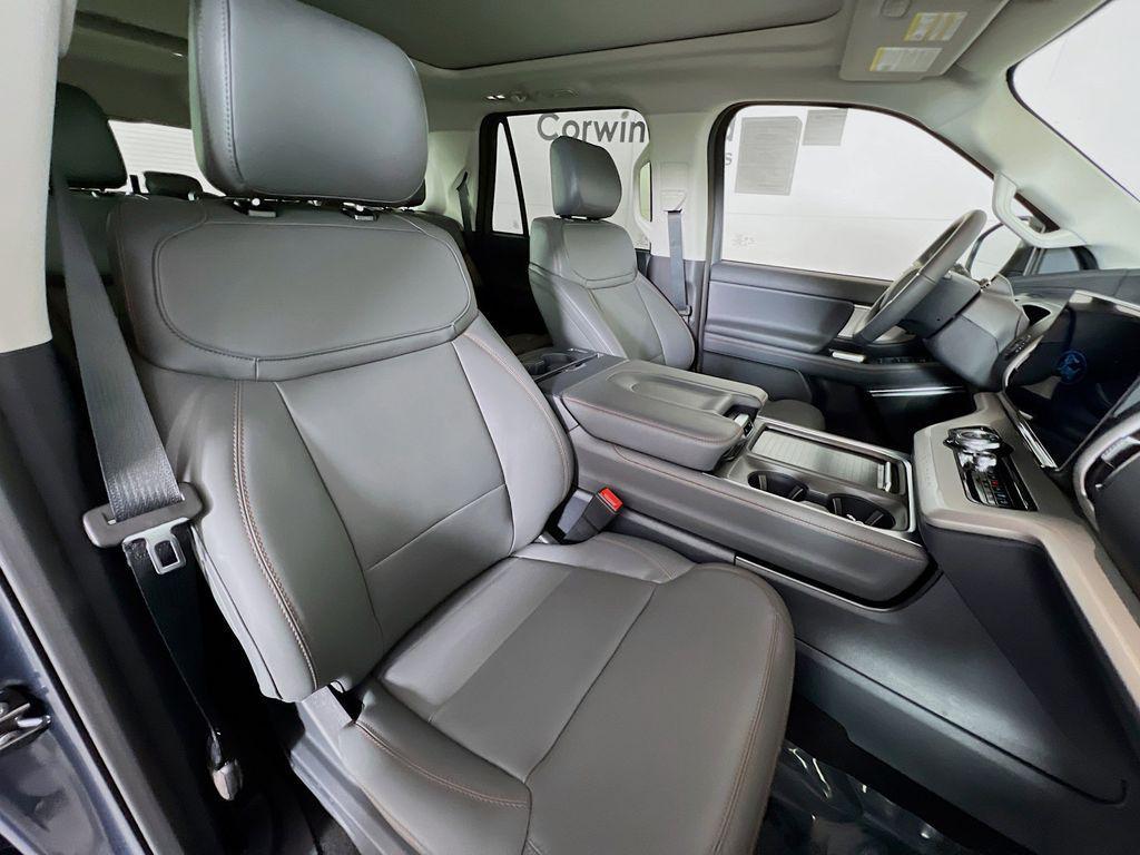 new 2025 Ford Expedition Max car, priced at $75,840