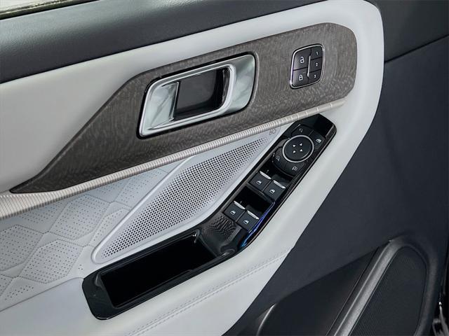 new 2025 Ford Explorer car, priced at $55,179