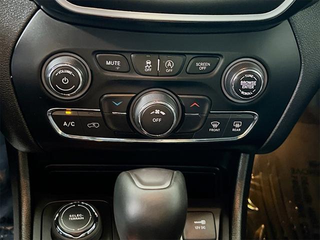 used 2021 Jeep Cherokee car, priced at $23,918